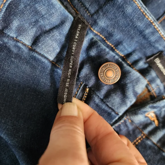 NUC BLUENOTES denium jeans Selena curvy high rise skinny , size 12 - Picture 5 of 9